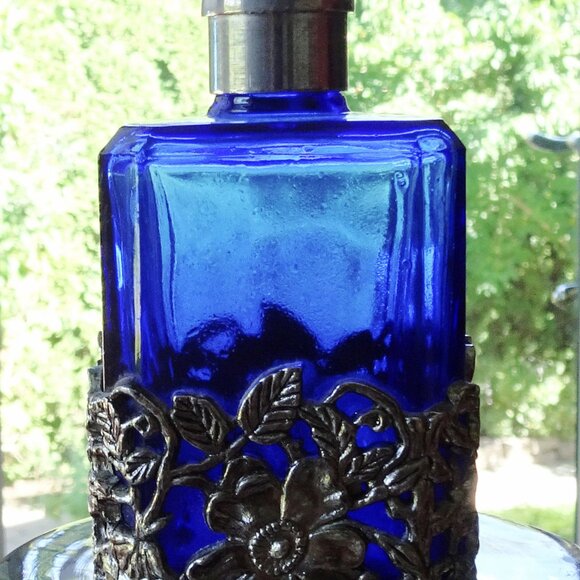 Vintage Cobalt Blue Art Nouveau Perfume Glass Bottle Silver Tone Floral Overlay - Picture 7 of 7